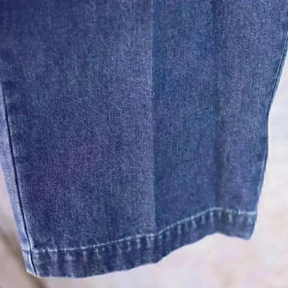 Orvis Womens sz 10 Jeans Med Wash Denim Straight Leg - Picture 3 of 8